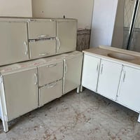 دواليب • رمادي