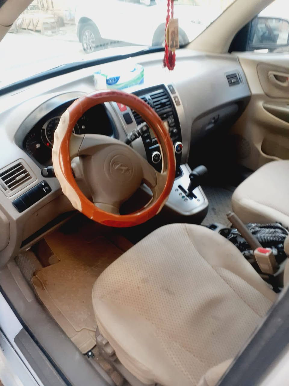 السلام عليكم توسان مديل 2010 كير محرك تبريد ع شرط حادثه جاملغ وبنيد السعر 106 للستفسار اكثر‏ ‪0780 373 9196‬‏ ‏
