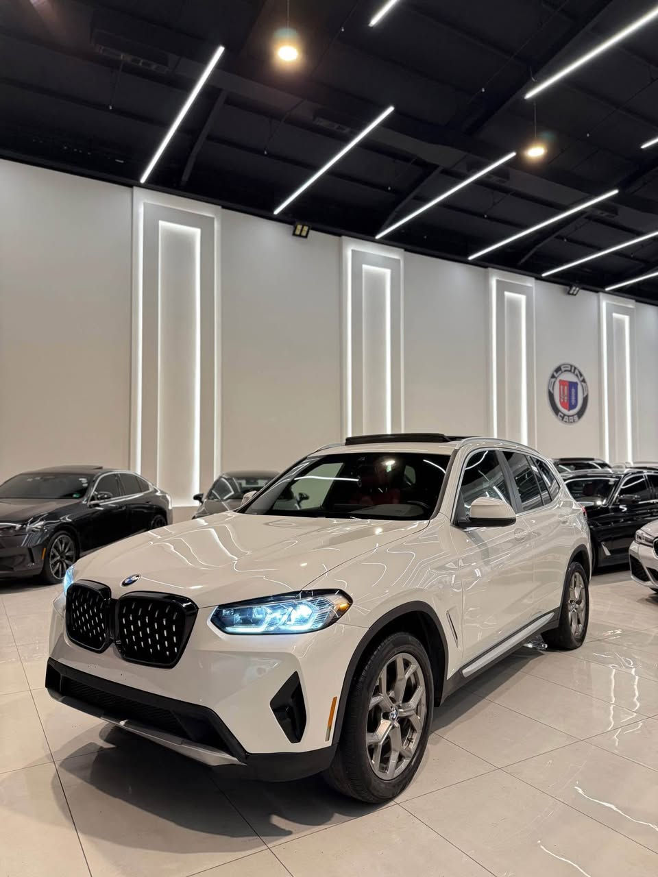 بي ام دبليو  اكس ثري X3 30i X drive 2023

موديل /2023
محرك / ٤ سلندر توين پاور تربو سعة لترين 2.0
العداد /31 مايل 
اللون / ابیض ميتاليك ، داخل احمر بلادي
فول مواصفات ، داخل احمر ، اربع ابواب بصمة و صندوق كهربائي و فتح واغلاق بالقدم kick sensor , لايتات ليد BMW LED و اداپتڤ ( تتحرك بجميع الاتجاهات مع الستيرن ، سقف پانوراما ، شاشة الكترونية ، دواخل ليد انارة عدة الوان تتغير حسب الرغبة ، شاشة كبيرة ،  وحساسات امامية وخلفية ٣٦٠ درجة ، نظام التوقف الذاتي ومانع اصطدام active brake control , نظام منع الخروج عن المسار في الشارع LKA ، نظام كشف النقطة العمياء BSM ، فتح الابواب تلقائيا عند الاقتراب من السيارة و قفلها عند الابتعاد ، كشنات هيتر ، كشنات كهرباء جهتين و ميموري ، بريك بصمة واوتوهولد ، ثلاث وضعيات قيادة و اطفاء المحرك ذاتيا عند الوقوف ، تبريد مركزي وخلفي منفصل قطعتين ، اپل كار پلاي و خريطة المدينة في الشاشة الامامية ، شاحن موبايل وايرلس ، مواصفات اخرى كثيرة جدا
السيارة وارد امريكي ،فقط مکانین تعدیل و تکحیل نهائيا بدون وايرباك فقط بردة

ماعدا هذا السيارة مابيها اي ملاحظة ، بدون رصعات و شخوط، بدون تعديل بارد و بدون اي ملاحظة نهائيا ، جدا جديدة مثل الزيرو ، گير ومحرك و صدر و كهربائيات بحالة الشركة كولها ، لايتات وتايرات و الويالة والجام الامامي كلشي بيها بلادي 
العنوان/ اربيل-مدینه معارض شارع 40
موبايل /*********** واتس اب فايبر أربيل, العراق
