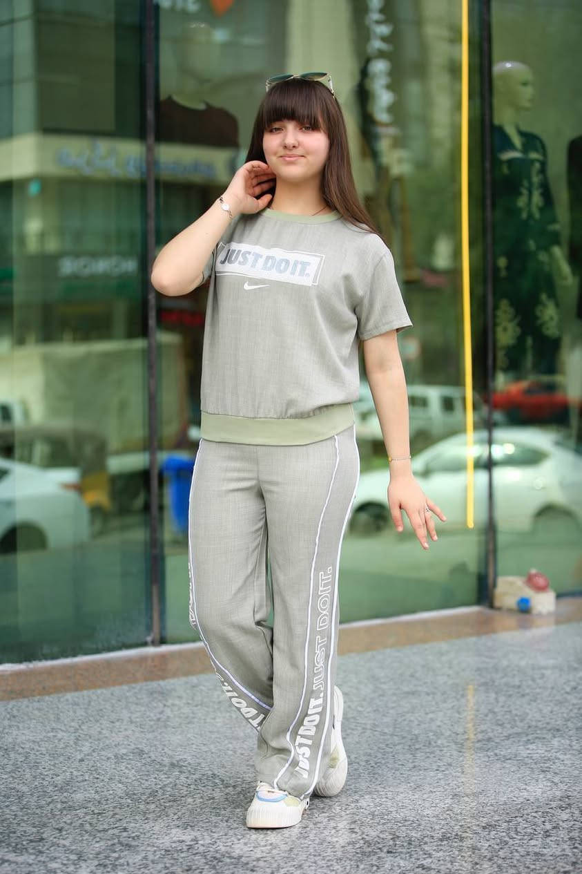 تراكات وصلني من تركيا ماركة اصليه
يلبس من عمر 6 الا 12 سنه
السعر 12 الف مع التوصيل داخل بسمايه
خارج بسماية 5الف
***********
