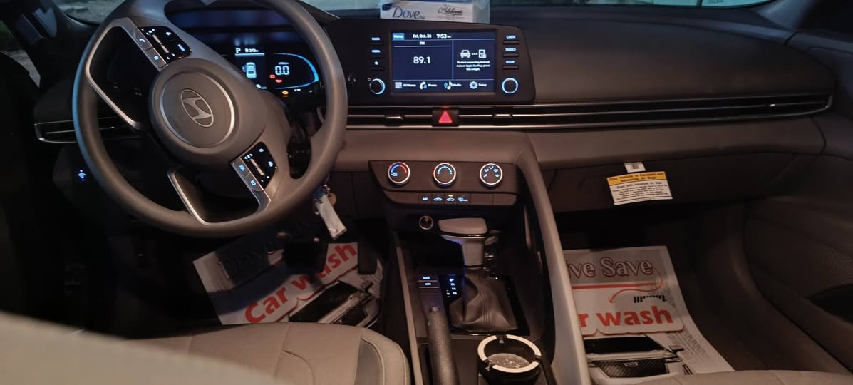 النترا 2025ماشية 5الف فقط سيارة جديدة  سعر 157ورقة وارد امريكي حادث باب خلف السائف  تبديل مكان السيارة قادسية للاستفسار ***********
