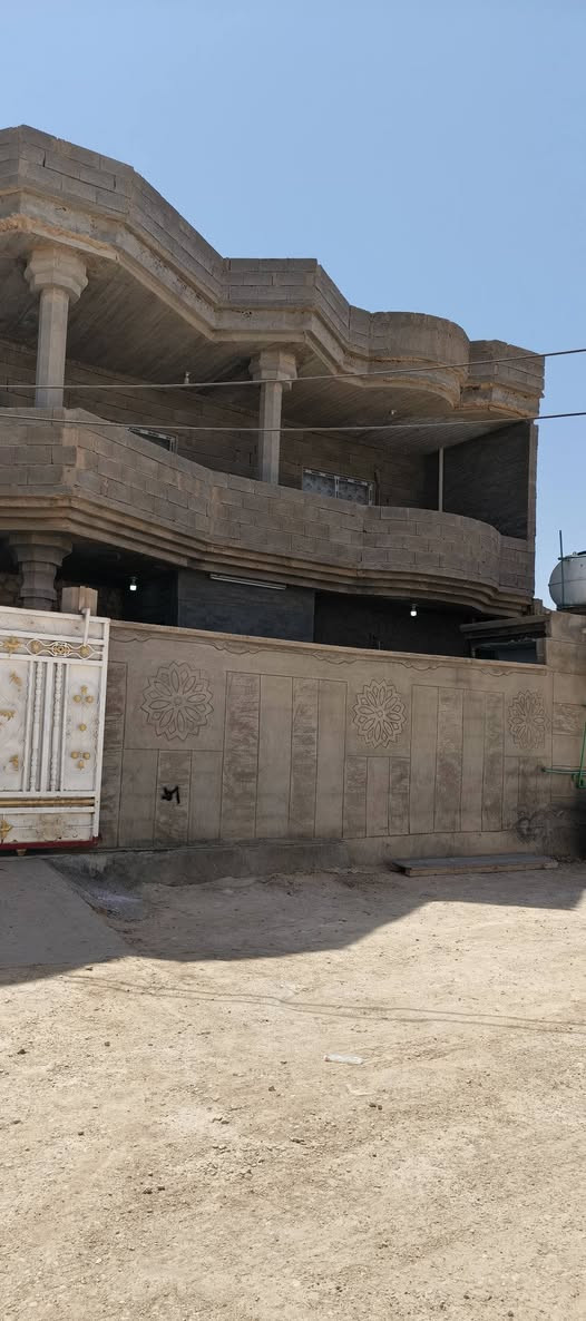 بيت للبيع خلف القامقاميه الجديده  طابو صرف بسمي تحويل مباشر التفاصيل ***********
