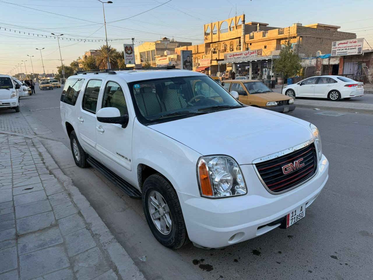 السلام عليكم يوكن 2009 للبيع مصفرة  هيئه وغرامه  سيارة جاهزة من كلشي ماتصرف عليهه الف دينار حادث مالته جاملغ امامي  فقط بدون داخل بيهه قطعه ثانيه مصبوغه اثر شخوط ودعاميات مصبوغات بلاستك سيارة سوبر بأن البلاد هورن بلادي اصلي تشغيل عن بعد سيارة داخل عسلي واسود لونين  بيع او مراوس حسب القناعه مكان السيارة بغداد تقاطع درويش للتواصل عليه هاذة الرقم *********** السعر 140$
