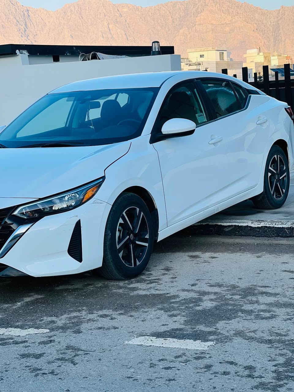 نيسان سەنترا ٢٠٢٤
مواسه فات SV
شاشه كهوره و كاميّره
كاريلهى و ئاندرويد ئوتو
به سمه
رادارى پيش و دوا
رادارى لاكان
توتو ستوّب بيّشهوه و دواوه
دنيايهك مواسه فاتى تر
٣ پارچەی پێوەیە ٢ یان کلێرە  كيّر ومه كينه وكاره باياتى به شهرت ٢٧ مایل  رويشتووه
هيج كيشهيه كى تيدا نييه و ديناريك مه سرهفى تيا نييه
٤ تایەی نوێیە
***********
١٣٦ رانية, السليمانية
