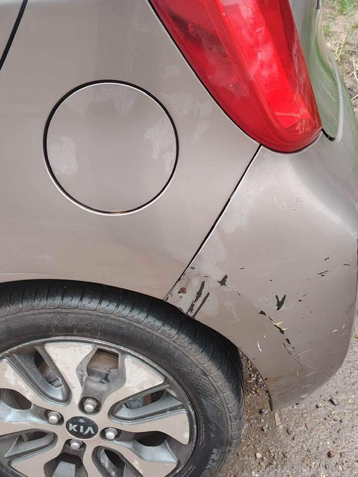 سلام عليكم 
كيا بيكانتو موديل 2016 خليجي بدون صبغ السياره بيها طخات كما موضح بالصوره والمكينه مجفته سياره شغاله وتمشي وكلشي مابيها مكان السياره زيونه سياره رايدها 80 ورقه وبيها مجال قليل 
***********
