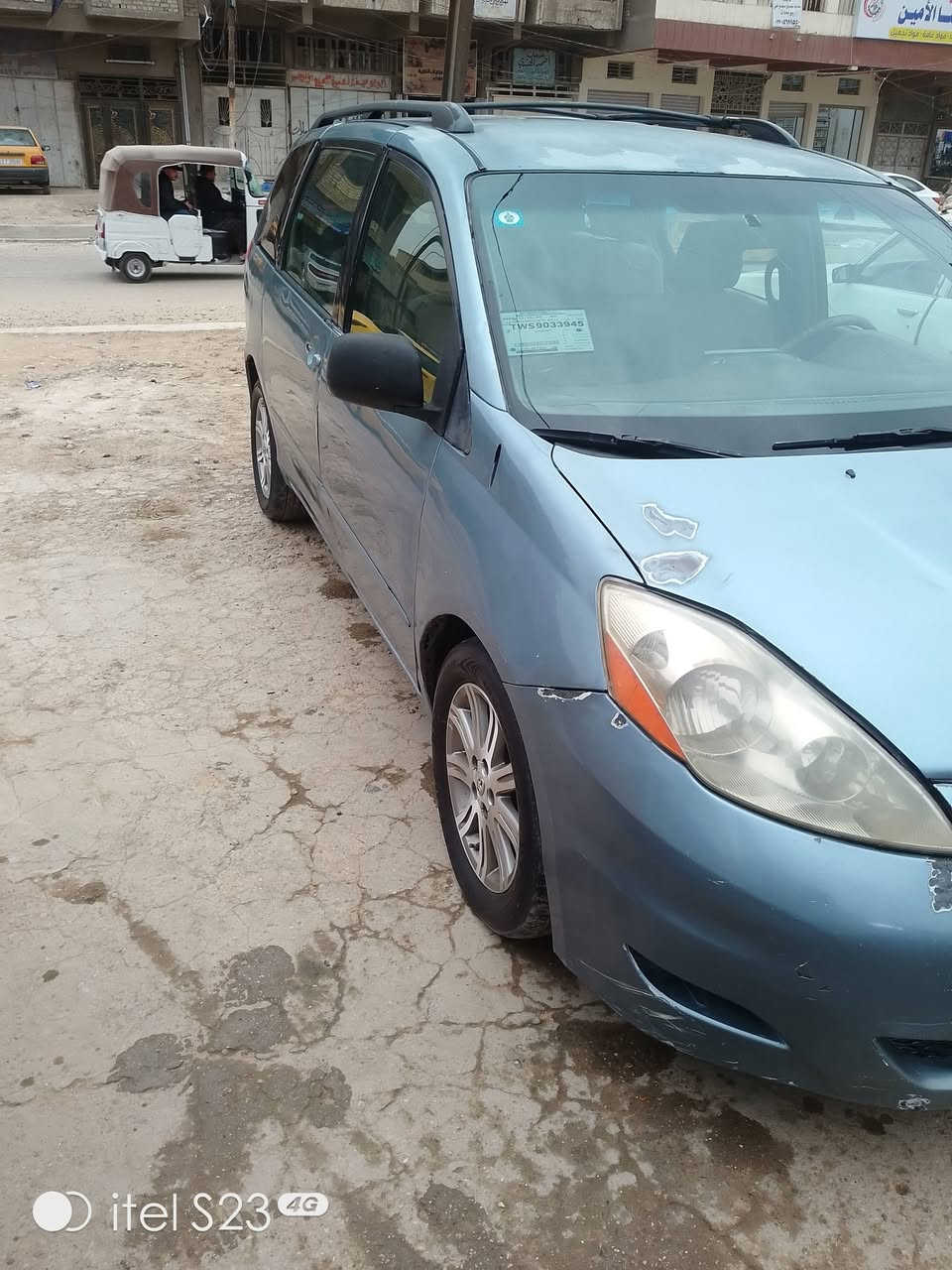 سلام عليكم سياره تيوته سينا موديل 2007 رقم بغداد صدامي تحويل مباشر كير ومكينه حلوات تبريد بس غاز تبريد 3قطع مكينه سته سلندر سياره مابيهه قطعه مبدله كله ليبل واحد ريد بيعه شراي يقيمه ويخذه بمايرضي الله وحياتي لكم *********** مكاني بغداد
