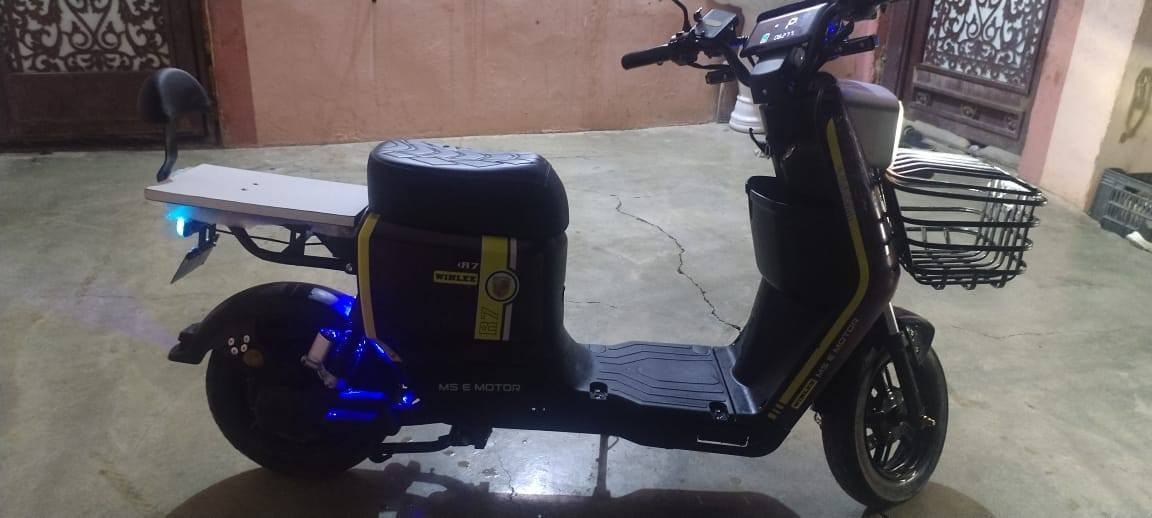 بايسكل شحن R7 كامل ما بي اي نقص 
موديل 25 
بطاريات جدد شادهن 
كهربائيات كلها شقاله
مكلف بالنشر 
اتصل......***********
