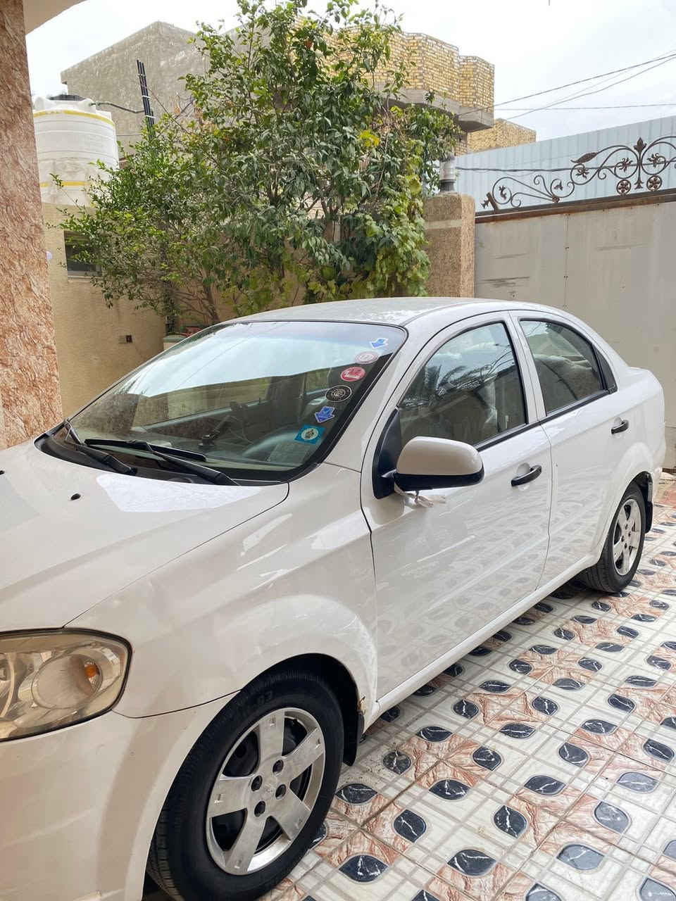 سلام عليكم 
أفيو 11 خليجي مكفوله عدا الجاملغ بي خمس اصابع بارد والبنيد أربع اصابع صبغ بقيه السياره مكفوله كير ومحرك ماشاء الله فول خير من الله السياره نظيفه رقم بابل إنكليزي السنويه ل 30 
حداديه اماميه وخلفيه جديده الماشيه مالتها 80 محرك 1600
سعر السياره 85 وبيها مجال او مراوس 
الرقم ***********
