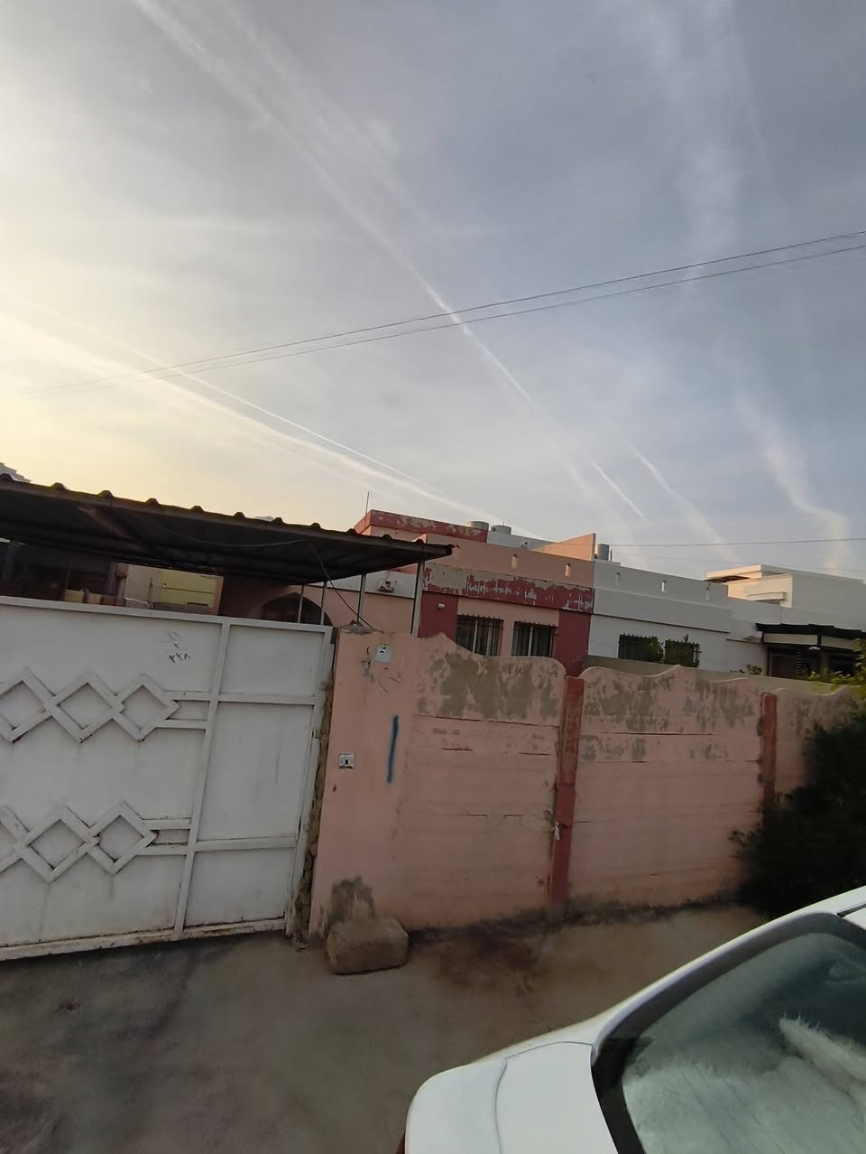 دار للبيع 300 متر داخل دوميز عله ساحه 

بدون غرفه فوگ بيت نضيف جداا 

يحتوي على 2 غرف نوم وصاله ومطبخ واستقبال وصحيات معه فضله 

طابو ملك صرف بأسم شخص واحد بدون اي مشكله . 
السعر مناسب جدا 

اعلان رقم 241

للاستفسار/***********

مكتب الخير للعقارت داخل مول الخير وخلف جامع حمد المفرجي
