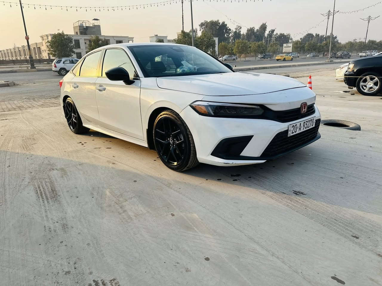 للبيع – هوندا سفيك سبورت 2024 

📍 الوارد: أمريكي
🪪 الرقم: معوقين – ديالى
🎨 اللون: صدفي (لؤلؤي يلمع على الأرض)

🔹 المحرك:

4 سلندر
 2.0L i-VTEC
قوي + اقتصادي بالبنزين

🔹 القير:
أوتوماتيك CVT
وضعية Sport للأداء الرياضي

🔹 الأمان (Honda Sensing):
نظام مانع الانزلاق VSA
ABS مانع انغلاق الفرامل
 Traction Control
 Airbags أمامية وجانبية وستائر
نظام الثبات الإلكتروني
نظام مراقبة ضغط الإطارات

🔹 الموصفات:
شاشة وسطية كبيرة تعمل باللمس
 Apple CarPlay & Android Auto
كاميرا خلفية متعددة الزوايا
مثبت سرعة
تحكم من الستيرنغ
تشغيل ذكي
شاشة معلومات رقمية
مكيف قوي جداً
USB / Bluetooth

ويلات سبورت أصلية
إضاءة LED أمامية وخلفية
تصميم رياضي أنيق
مرايا جانبية كهرباء

🔹 الداخلية:

مقاعد سبورت قماش
ديكور أسود رياضي
نظافة عالية

ملاحظات الشغل (بكل أمانة ووضوح):

جنطة مبدلة ونفس اللون
جامر لغ أيمن خلفي مصبوغ نص صبغ
جامر لغ أيمن أمامي مصبوغ
بنيد مبدل ومصبوغ�➡️ الشغل مرتب والسيارة ما تحتاج شي
سونار موجود بصور

✅ السيارة جاهزة للفحص
💰 السعر: قابل للتفاوض للجاد فقط
📞 الاتصال / واتساب:***********

