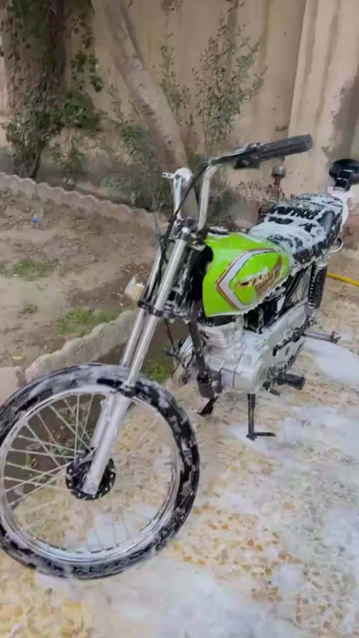 للبيع كلك تعمر ٢٥ 
مكينه هوندا مفتوحه ولفات ابيع كوم حديد 
((الراسطه مو وياه ))
اطيك باكستانيه 
مكاني دوانيه مركز رقمي ***********
