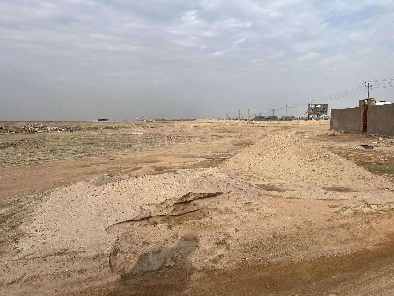 ثلاث قطع للبيع - نقابة المعلمين منطقة الهرم

🟡المساحة:١٠٧٩ م

🔴رقم القطع:
(١٢٣٣٥٨ )
و (١٢٣٣٥٩ )
و( ١٢٣٣٦٠)

🔵الموقع: قطع نقابة المعلمين قطعتين ركن وقطعه في المنتصف منطقة الهرم  خلف مكتب الهرم موقع متميز شارع  (١٥ )
متر  وصورة الموقع على الخريطه موجودة ضمن الصور
🟢السعر: (٣٣٠ )مليون

🟣للتواصل:***********
او واتساب .
