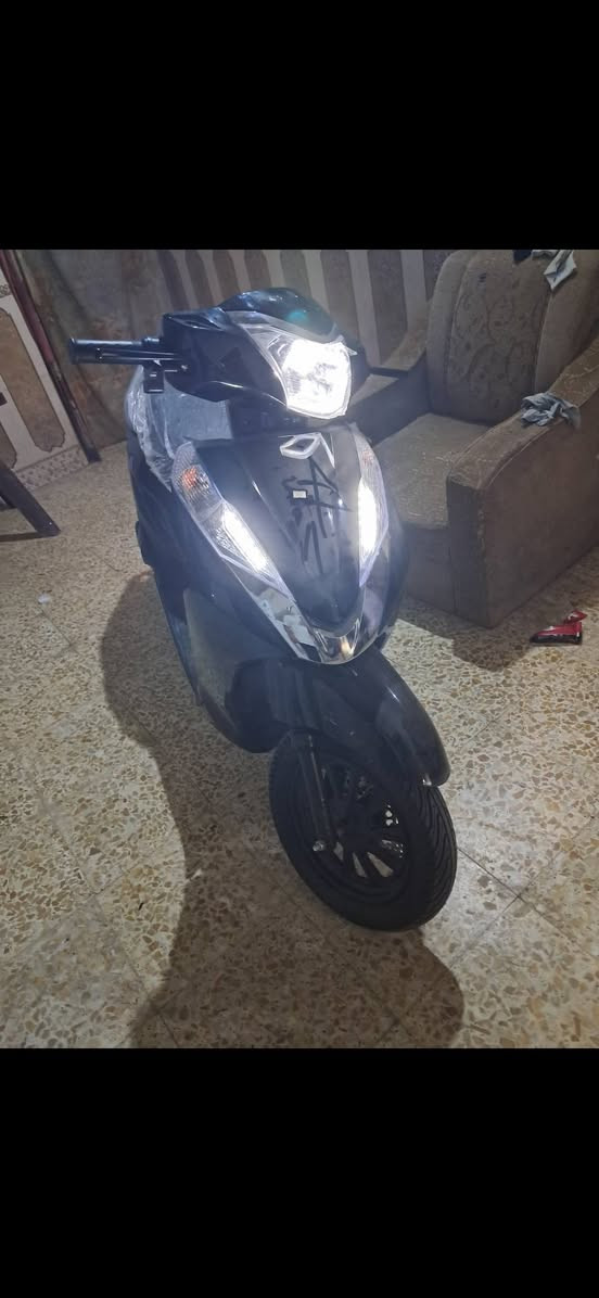 السلام عليكم دراجه شحن CS ملف 2000 حقيقي دراجه جديده 6بطاريات تمشيك ٧٠ كيلو دراجه حلو قبل سبوع طالعه من المعرض السعر 650 وبيه مجال رقم التليفون *********** طوريج
