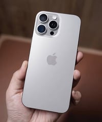 آيفون ١٥ برو ماكس • ٢٥٦ • بطارية ٨٩٪