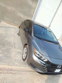 نيسان فيرسا 2025 مواصفات توقف ذاتي رادار قيادة ذاتيه لايت لد دخول جديد...