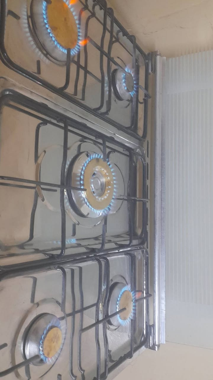 طباخ مصري للبيع السعر 150 بيه مجال ***********
