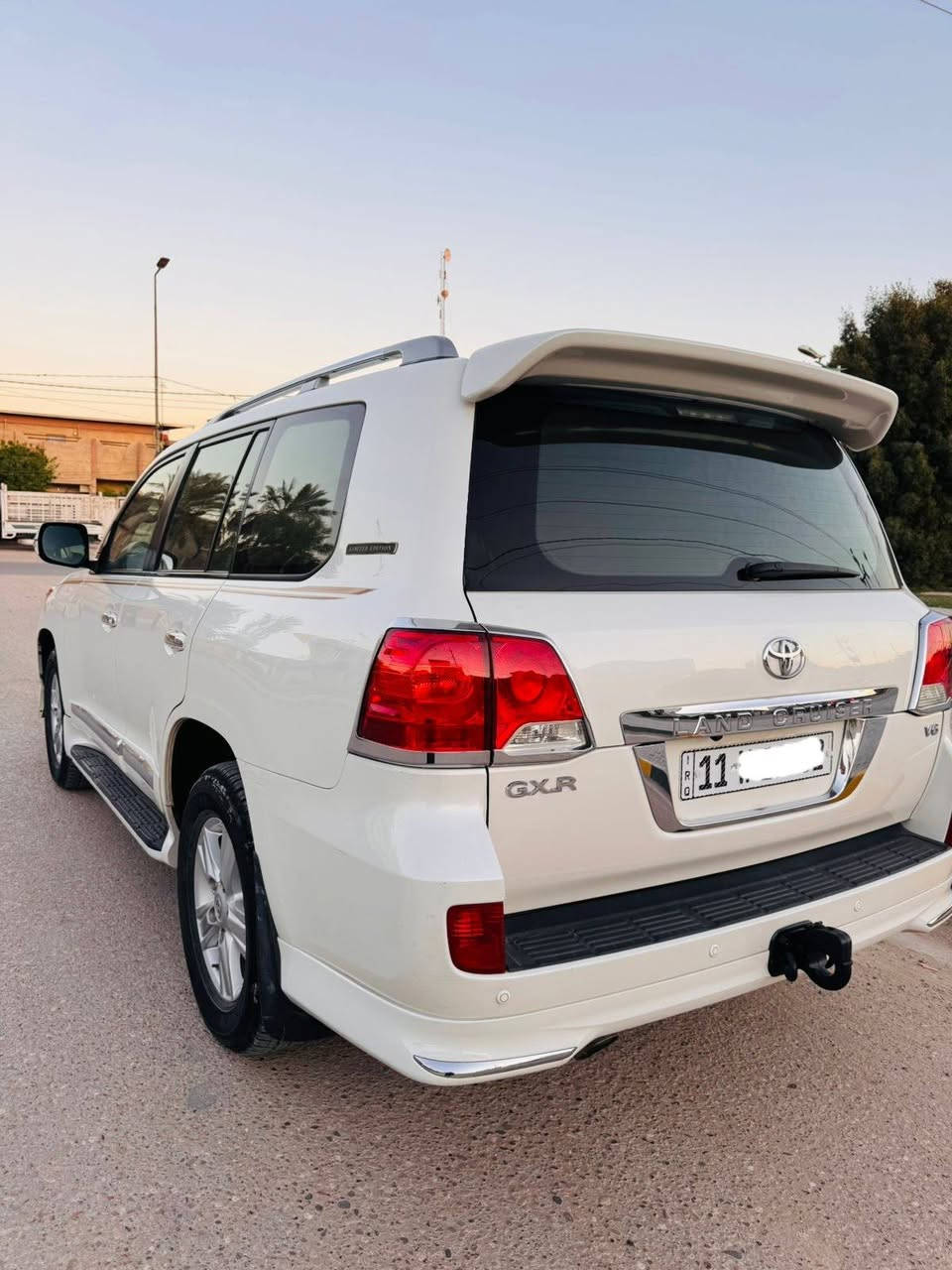 السلام عليكم للبيع لأندكروز موديل 2015 ابريم اصلي رقم بغداد الجديد دولي بسمي تحويل ثاني يوم مكفولة كفاله عامه
فول مواصفات 1/1
حساس امامي
حساس خلفي
بصمه تشغل
بصمه اوبواب
فتحه سلايت
كشنات جلد اصلي
كشن كهرباء اتلاث حركات
محرك 6 سلندر
تشغيل عن بعد
8 ايرباك 
زراكات لايت 
مري شفط و قلاب 
مثبت سرعه 
سبعه راكب 
ثلاث قطع تبريد 
تحكمات ستيرن كامله 
كامرة دوارة
مطفايه حريق 
وباقي مواصفات معروفه. 
ماشيه (100) إلف حقيقي شرط الفحص سعر السياره (410) $ورقه وبيها مجال مكاني بابل 
اللاستفسار على رقم ***********
