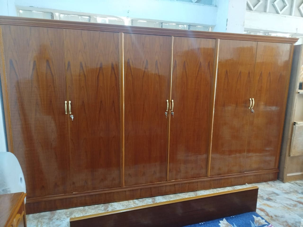 غرفه أم سته تزكام للبيع 
ضهر جرجوبه 
سعر 1150
العنوان العزه القديمة 
***********
