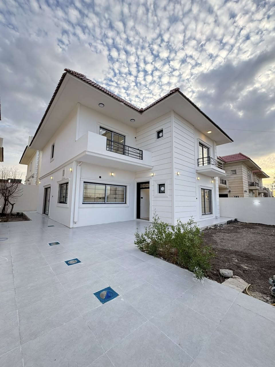 💎#عرض_جديد_موقع_مقابيل_حديقه_شارع_30
🌟#دار_للبيع في اربيل #بمجمع_اشتي (2)

🌟مساحة الدار #300متر#لدار_سقف_مفربيه 

🌟يتكون لدار من(4)غرف نوم وصاله كبيره مع المطبخ

🌟

🌟وستقبال وصحيات خارج وداخل ومنور 

🌟مطبخ #ملاحضه_لدار_نيظام_دكد_موبريده

🌟وكراج وحديقه عدد 2

؟؟؟؟؟؟؟؟؟؟؟؟؟؟؟؟؟؟؟؟؟؟؟؟؟؟؟؟؟؟؟؟؟؟؟؟؟؟؟؟؟

للمعلومات اكثر 
***********📞
***********📞
***********📞
