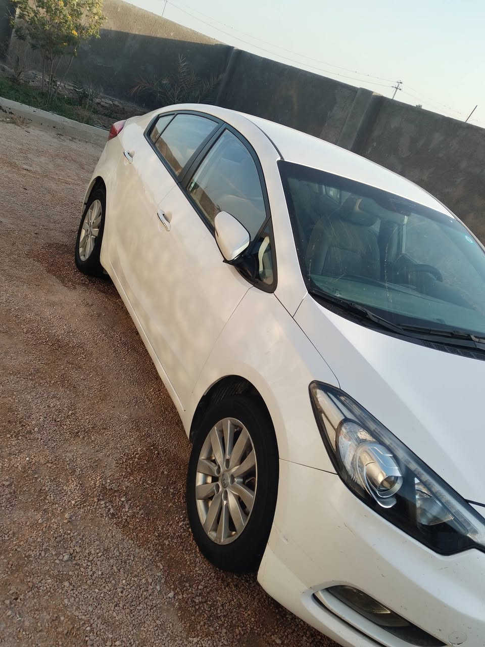 سلام عليكم سيراتو للبيع 2016 رقم بغداد دولي بسمي سنويه وهزه جديده 2029  ماشيه 133 الف مكفوله من الفتح وتبديل والصبغ فقط مكانات بارد مكانين فقط  كلش بسيط كير محرك مامفتوح شرط حداديه جديده كله تبريد ثلج كهربائيات جديدها  سياره جاهزه من جميع نواحي سعره 130 وبيه مجال بسيط ال شراي مكان سماوه اي استفسار اتصال *********** المو شراي لا يكسر بحلال العالم بيع نقد فقط وبدون مراوس
