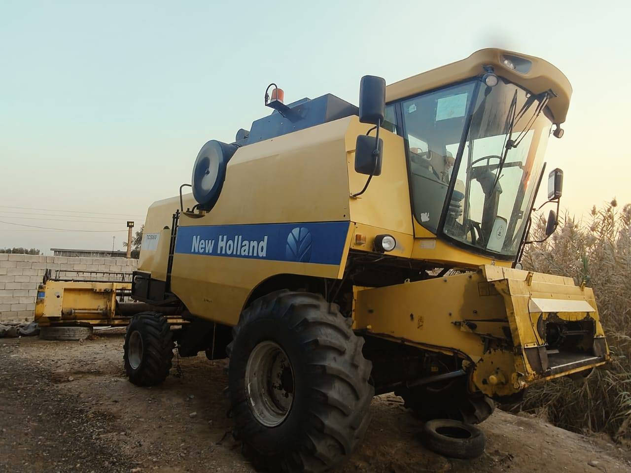 حاصده للبيع خمسه بلم دبل درام طبله 15قايش بم ونوزل موديل 2008رقم اربيل كفاله من الحيم ادامه عامه ***********
