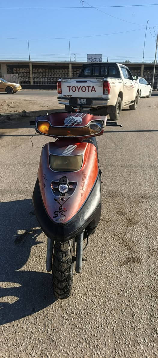 السلام عليكم دراجه فضائي دراجه نضيفه . كهربائيات شغاله هورن شغال بس كابريتر تعبان وين ميعجبك امشي كفراته. صفحه وحده وثاني مكسور وشامره سعره 200وبيه مجال حك الجيه سرعه 140.
*********** 
متواجد واتساب وعل خط
