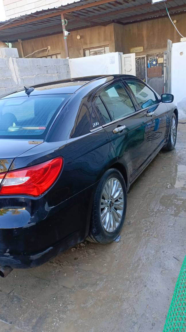 2013 كرايسلر C200 

وارد امريكي محرك 2400  تبريد فول  ضربتهة جاملغ يم السايق فقط ومصبوغة عام  الرقم بغداد مشروع وطني ماكو اي غرامات ع السيارة والسنوية ما ساقطة باسمي والتحويل ثاني يوم السيارة خير من الله ترايك وين متريد تطلع رايدهة ب72 رقم صاحب السيارة ***********  مكان السيارة في كربلاء كربلاء, العراق

