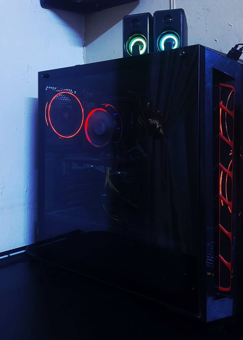 كومبيوتر للبيع و المواصفات في الصوره لا يوجد توصيل مع الشاشه dell و كيبورد جيمنج 700الف و بي مجال   ***********
