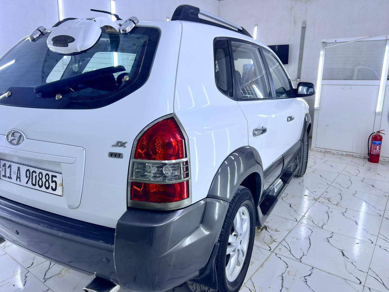 السلام عليكم
توسان موديل 2009
مكفولة من الصيغ والتبديل
كير مكينة تبريد مكفولات
4 سلندر 
السيارة حلوة وجاهزه
العنوان ديالى 
جديدة الشط 
السعر 122 وبيها مجال شي بسيط
***********
