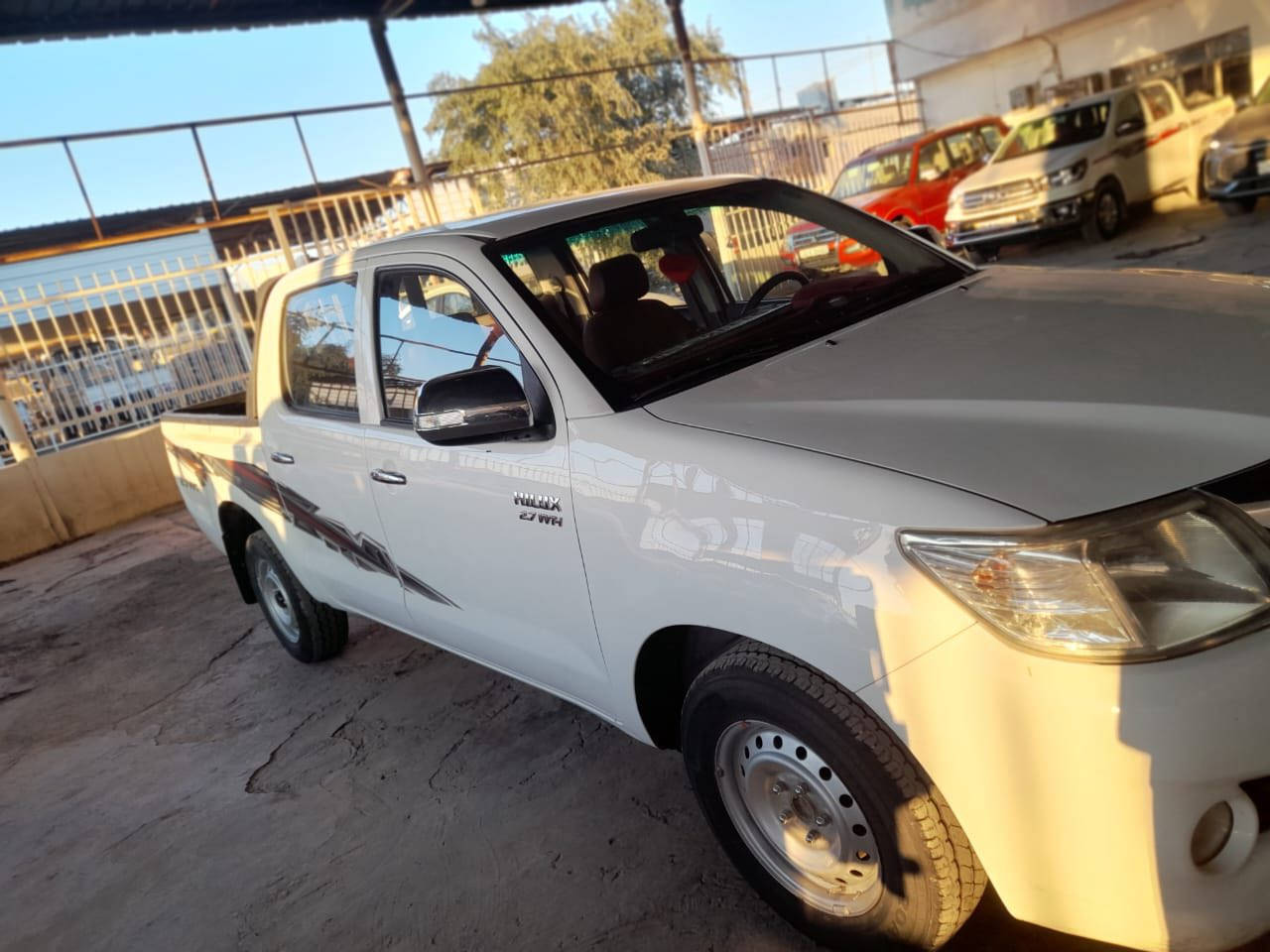 للبيع فقط …
هايلوكس 2013 ( عُماني )
رقم سليمانيه الانگليزي بأسمي 
كير عادي 
ماشيه ( 155 الف )
السعر 185
مكانها سامراء 
***********
