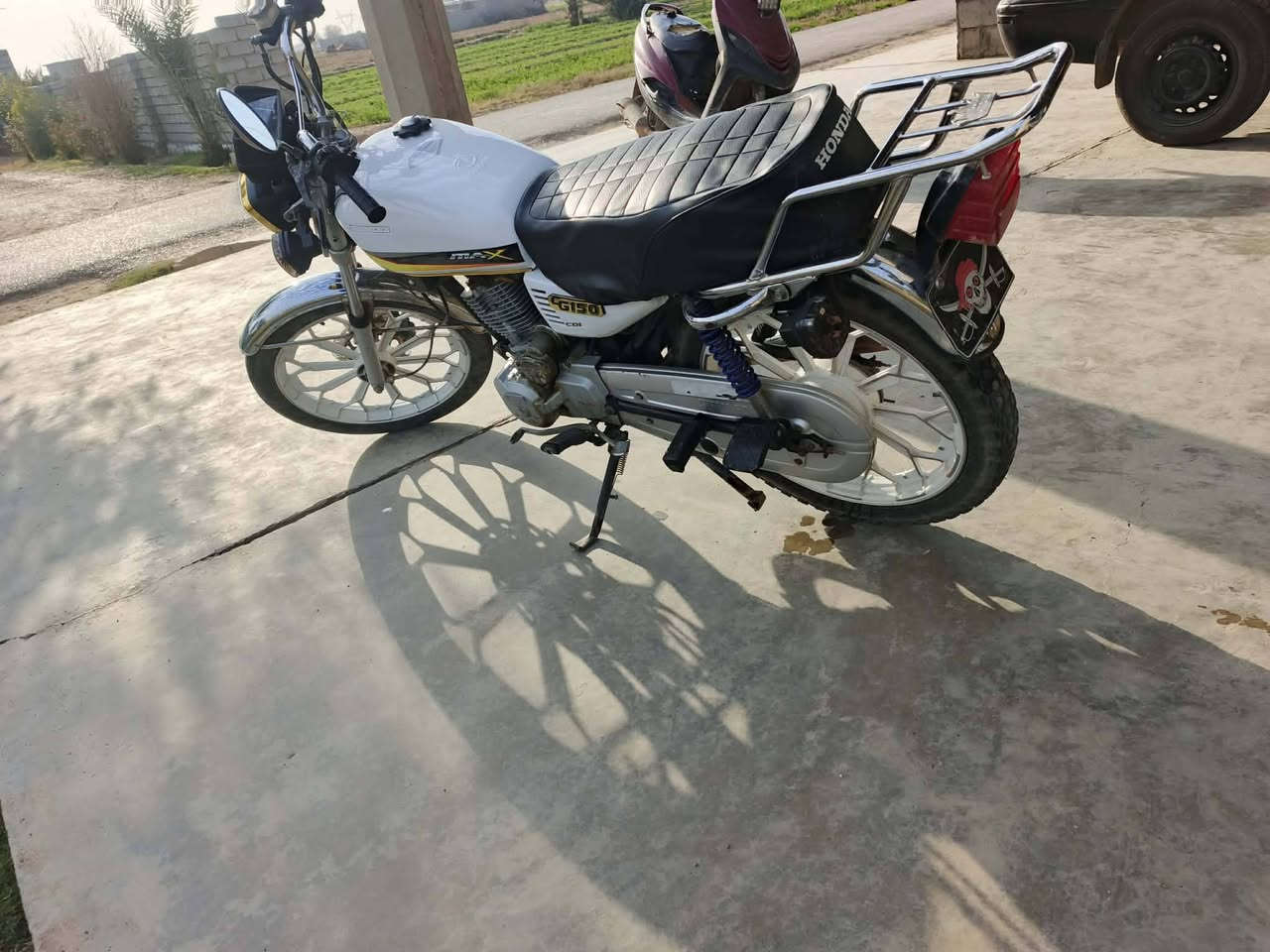 سلام عليكم شباب دراجه البيع يراني 5كير موديل 19محدث 24 بدون اوراق مكفوله عشاير او حكومه مكاني بغداد التاجي سعر 500او بي مجال***********
