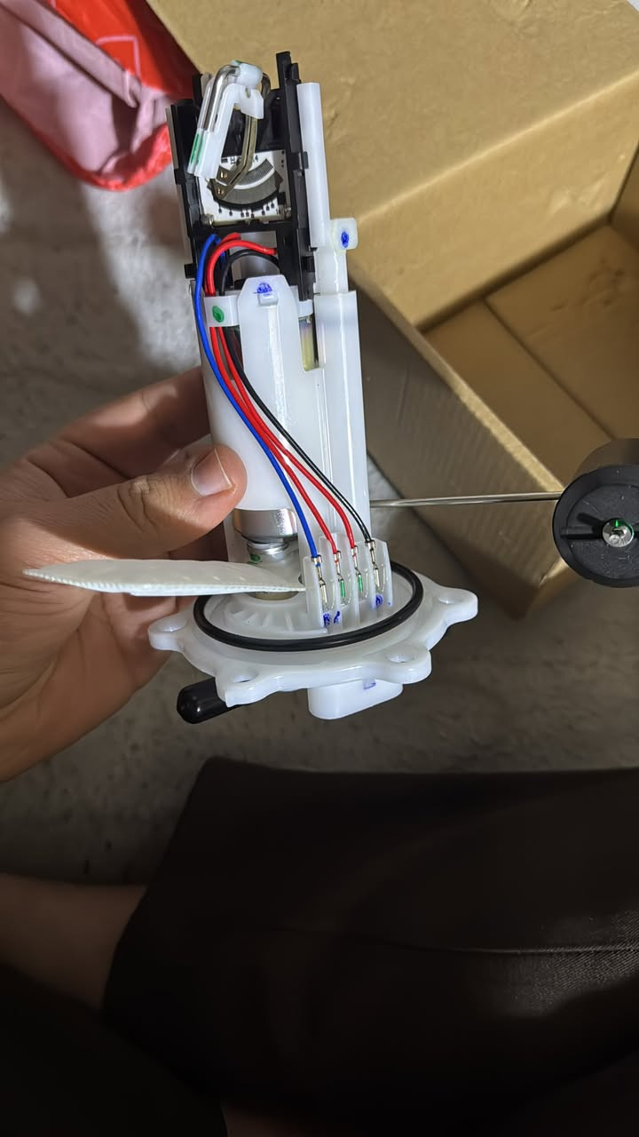 مجموعة وقود كاملة فيتبم مع قاعدة دراجة ktm duke 
السعر 50 الف 
واتس اب ***********
