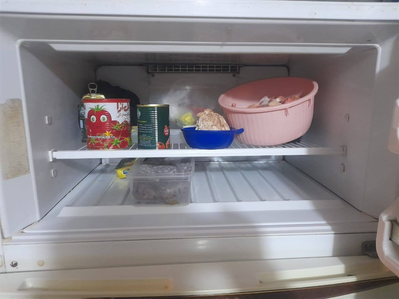 البيع تخم زان 15مقعد اي ضرر ما بي جديد ثلاجة تجميد نظيفة 15 قدم مكاني بغداد حي طارق القديم الرقم الاتصال  ***********
