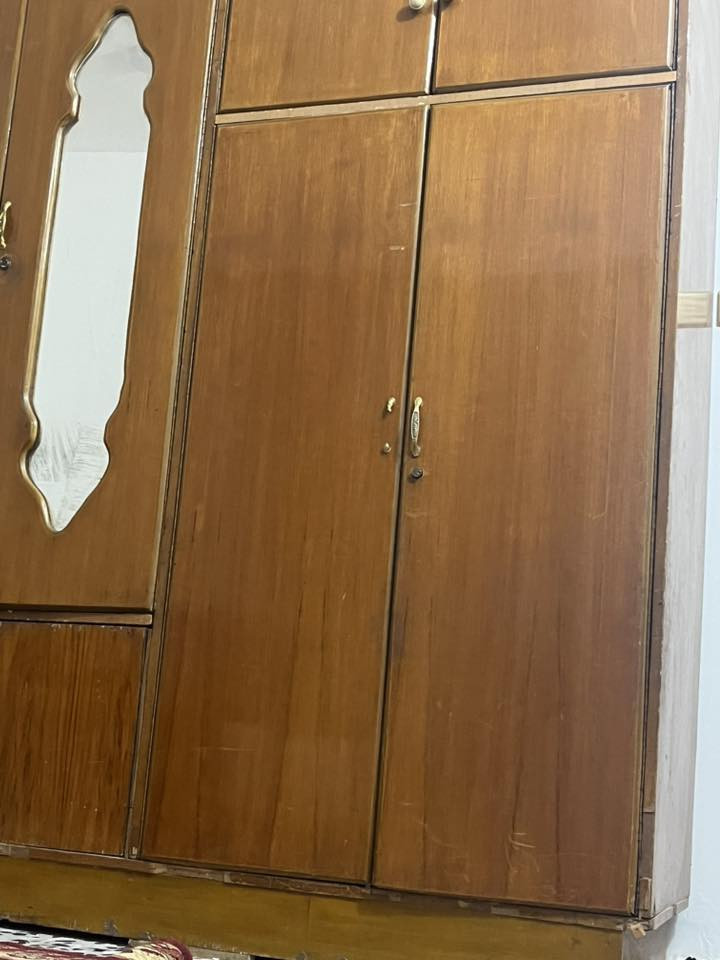 كنتور للبيع ملحق ٦خانات مناسب السعر ***********
