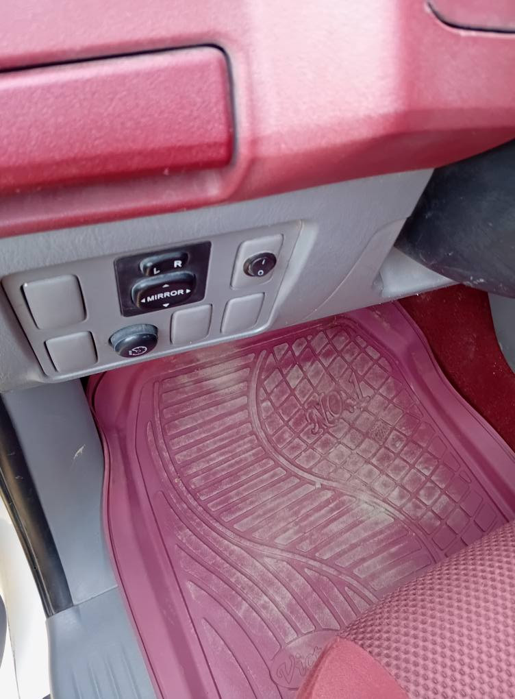 السلام عليكم فلاونزه 2011دبل ايرباك 
شاصي 19 مكفوله قطرت صبغ مابيه سليفون الشركه قماره وبنيد واسط دولي ماشيه 158 بسمي السنويه لغاية 2029/1/17 تبريد تدفئه صار شهرين داخله هزه مكاني صويره السعر 180 
غير متواج على الفيس 
الرقم ***********
