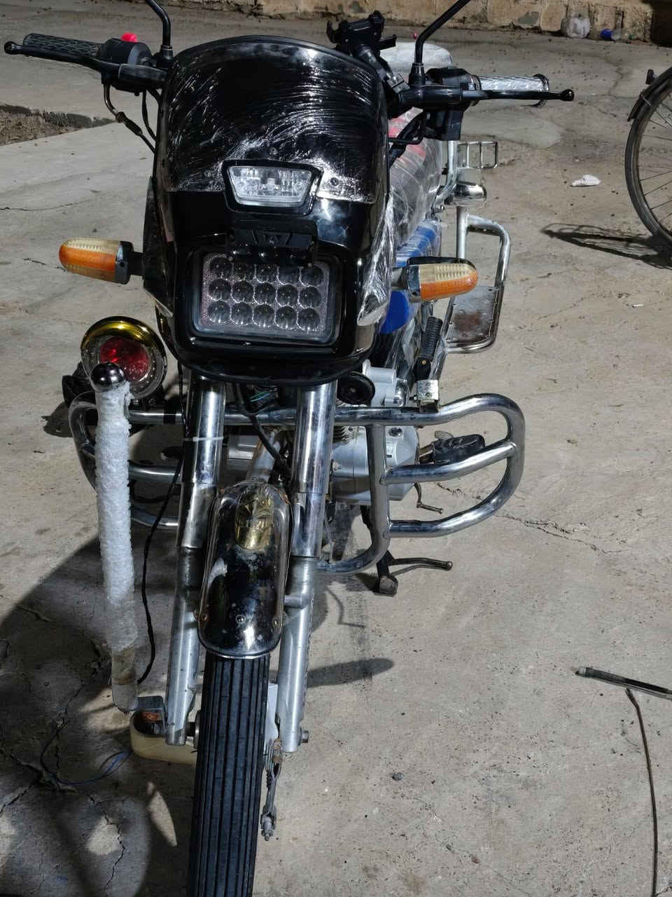 موطور جني للبيع موديل ١٧
موطور كامل مكمل مفتوح بس ولفات موطور 

تأخذه متذب عليه ربع شرط مكفول كفاله عامه 

كهربائيات جديده محرك شلعه ومعدل 

سعر ٣٥٠ وبي مجال حك جيتك 

الرقم ***********
مكاني قضاء الدور
