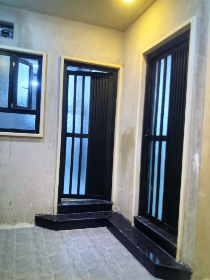 شقه للا أيجار غرفتين+هول+صحيات+استقبال+مطبغ البيت جديد للستفسار هذا الرقم ***********
