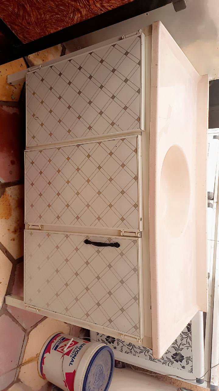 غراض للبيع طباخ السعر١٠٠الف دينار +جربايه ودوشك السعر٦٠الف+سنك مرمر السعر٥٠الف +كاروك اطفال السعر٥٠الف دينار جديد لاتصال على هذا الرقم ***********
