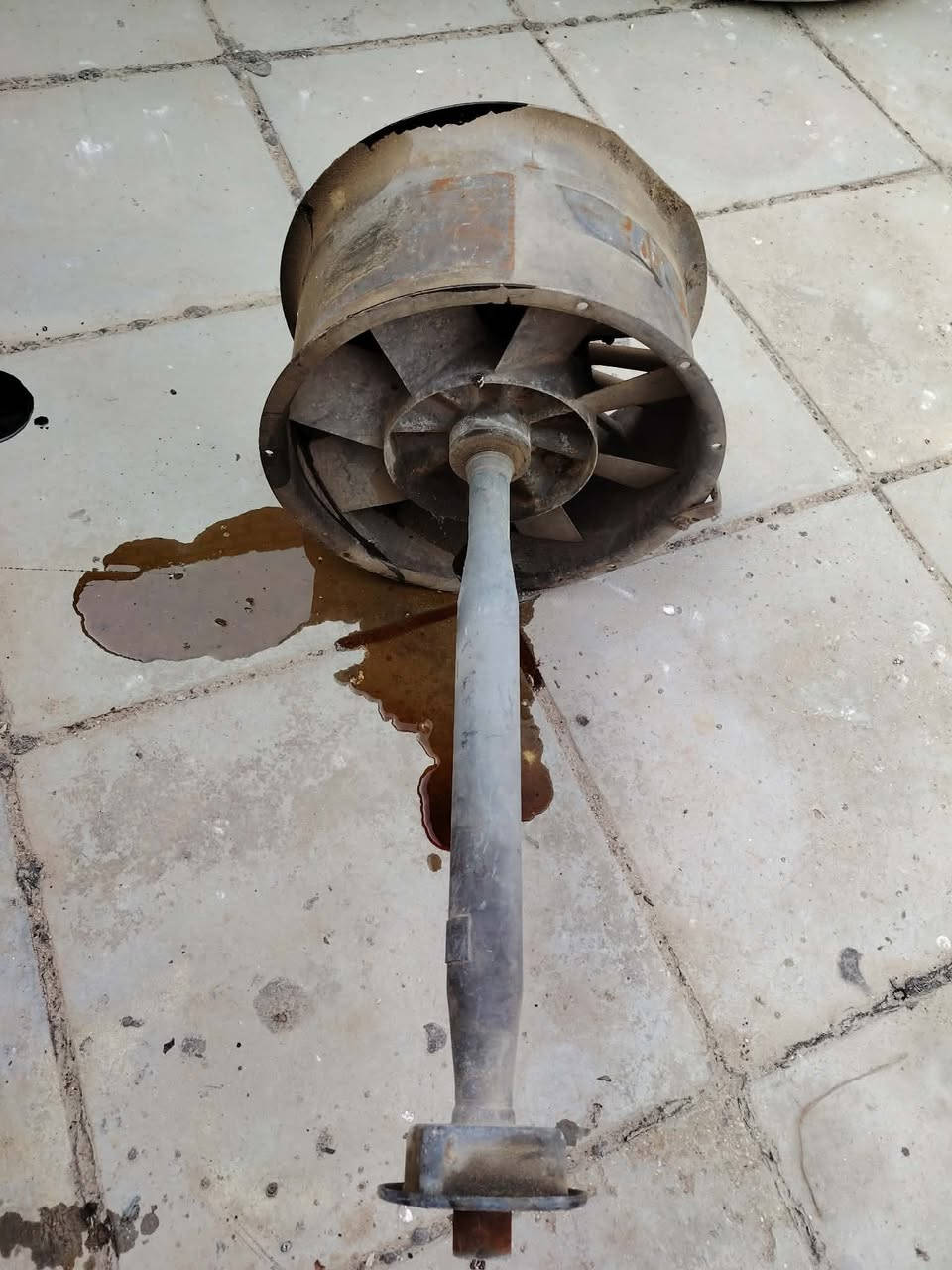 غراض للبيع بم شغال هوه وبواريه جاهز تاروسه شغاله براد دهن مروحه قباقه ابيع شلع
***********
