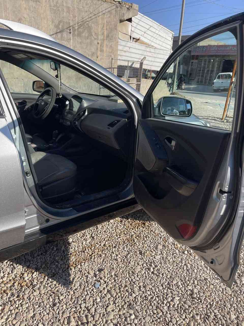 السلام عليكم توكسان أمريكي موديل 15 حادث بجم البنيد نفسه راجع مع تبديل جاملاغات إضافه بيه طخه باب الصدر موضحة ب الصور ماشية 90الف كيلو مكينه 2400gdi
رقم بابل ومكانه بابل مداور ثاني يوم سعره 130 وبي مجال رقم الهاتف ***********
