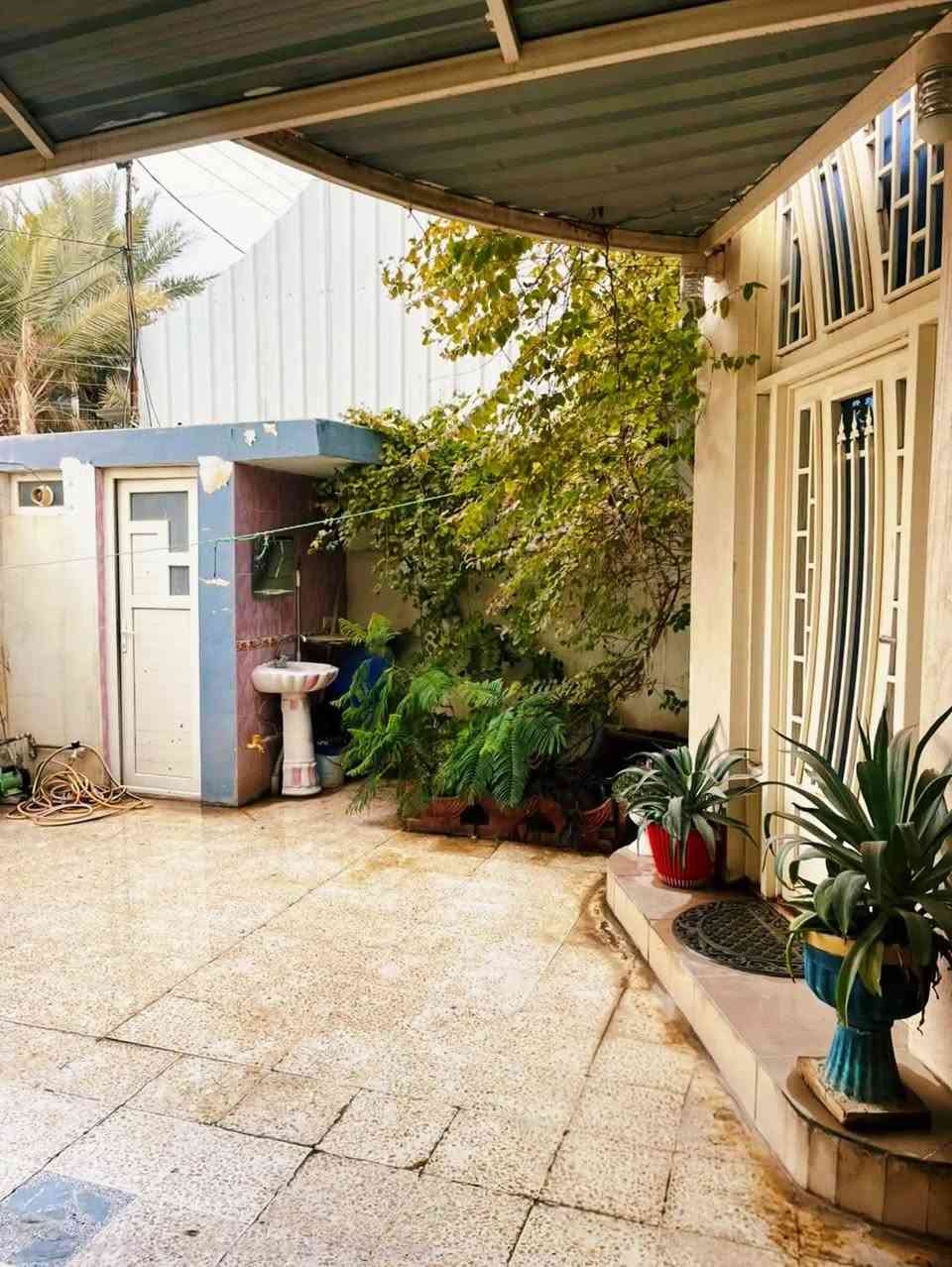 السلام عليكم..
بيت للبيع في حي الخضراء بالمربع الذهبي بداية مدخل الخضراء قرب ثلاجة البو جعاطة مساحة ١٥٠م واجها ٧ ونص ٣ غرف نوم بناء درجة اولى كراج كبير ..
للاستفسار الاتصال ع هاتف
***********
