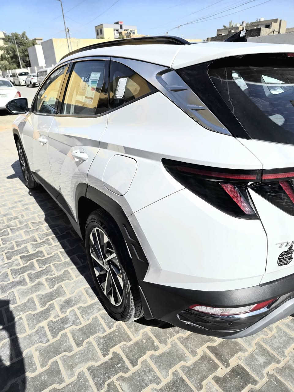 السلام عليكم للبيع توسان 2024 خليجي بانوراما فول مواصفات السياره ماشيه 28 الف مواصفاتها كراسي كهرباء عداد دجتل دشبول دجتل سايد بريك دكمه اوتو هولد وهواي مواصفات بيها السياره بيها طخه بالصندوق مبينه بالصور وبيها بارد كولش بسيط بخمش البنيد السياره جديده وحلوه ومال بيت ما متعوبه رايدها ب22000 يعني ب220 ورقه للاستفسار الاتصال ***********
