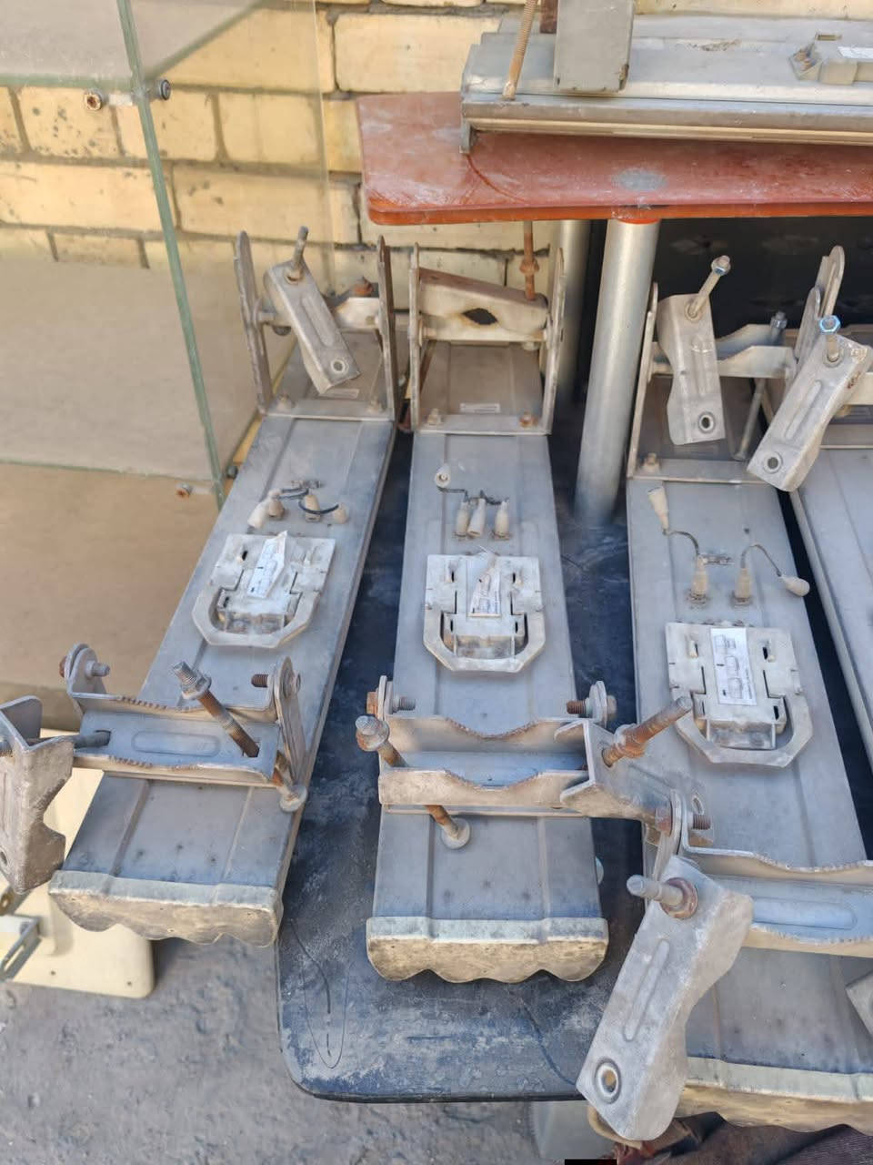 اجهزة للبيع
سكترات ١٢٠ و ٩٠ مع ٩١٢ سعر القطعة ٨٠ الف 
سعتر تيتانيوم سعر ٨٠ الف فارغ 
دش ٣٠ سعر ٨٠ الف 
M10 تك سعر ٧٥ الف
حديد ٥٥ ثلاثي ١٨ متر مع قاعدة تشد علي ٤٥ سعر ٥٠٠ دولار 
راك ٩ يو حديد ثقيل مو خفيف سعر ٦٠ الف 
بغداد 
***********
