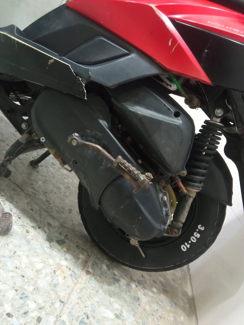 السلام عليكم اخوان دراجه يوماها  ماكس مديل 21 الله شاهد مكينه مكفوله من الفتح وصوتها ماتسمعه سحبها يخبل كهربائيات كلها شغاله نكره سلف فقط ضررها موضح بالصوره الكفر مال دشبول شويه مكسور اوراقها موجوده السعر 450وبيها مجال بسيط مكان بغداد منطقه الرشاد
***********واتساب
