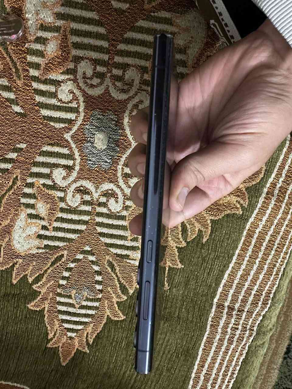 السلام عليكم ورحمه الله وبراكته سامسونك اس 23الترا للبيع ذاكرة 256 دبل سيمكارت شرق اوسط الجهاز نضيف وكلشي ممبدل بي بس بي بعض الشخوط اثر كفر السعر 700وبي مجال ماويا ملحقات فقط بي لزكة ضد الكسر هذا رقمي *********** الجهاز يخبل
