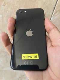 آيفون SE 2020 • ١٢٨ جيجا • شريحة متوقفة
