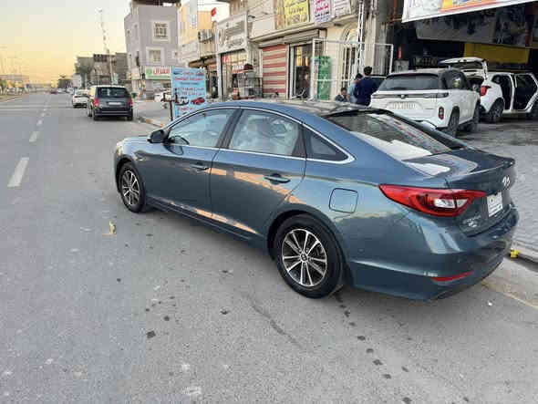 السلام عليكم 
هونداي سوناتا 
موديل ٢٠١٦  خليجي 
محرك ٢٠٠٠ دوش
ماشية ١٦٠

رقم بغداد الماني 
بيها صبغ جاملغ خلفي صفحةً السايق 
والجاملغ الخلفي الثاني بس هلال 

كير محرك صدر تبريد كفالة 
مكان السيارة بغداد

السعر ١٢٢ 
للاستفسار 
***********
