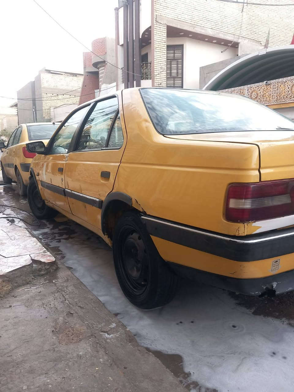 السلام عليكم
بيجو glx2012 
السيارة خير من الله 
گير مكفول مكينة متنقص كهربائيات خير من الله راديتر جديد مروحة جديدة نوزلات جديدة حدادية صدر خلفي امامي تخم بولبرنات جديد السيارة نواقصها قليلة جاهزة للشغل رقم عمارة سنوية تنتهي بل ٢٠٢٧ 
السعر ٢٠$ وبيها مجال مكاني بغداد البلديات 
***********
