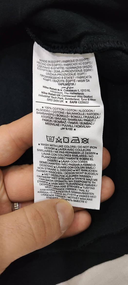 NIKE ✅✅ 
باله اوريجنال 💯💯 
النظافة 💯💯    
L القياس 
55cm عرض الصدر 
72cm الطول 
يتوفر توصيل لجميع محافظات العراق 🚙


**إذا كنت صاحب هذا الإعلان وتريد حذفه لأي سبب، رجاءا أرسل رسالة إلى الدعم الفني**