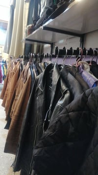 قماصل جلد طبيعي • بناتي S M • نظافة ٩٠٪